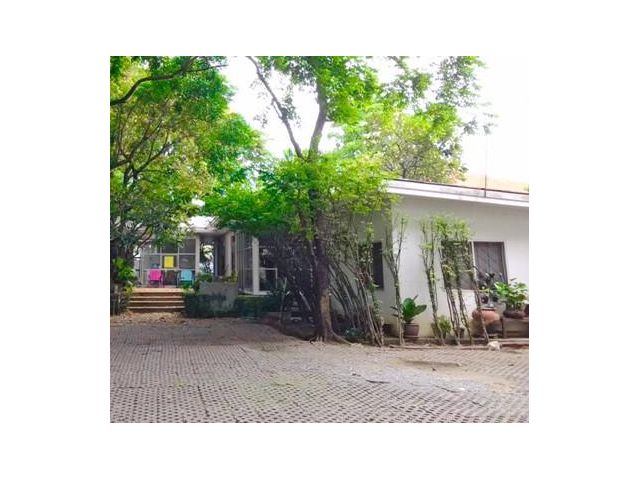 ถ.เลียบด่วน!พูลวิลล่า5อาคาร จอดรถ20คัน ที่ดินสุด