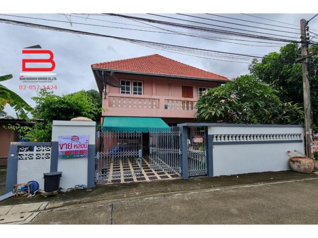 บ้านเดี่ยว 2 ชั้น โครงการ บัวขาว เนื้อที่ 40 ตรว. มี 4 ห้องนอน 2 ห้องน้ำ ถนนรามคำแหง เขตมีนบุรี