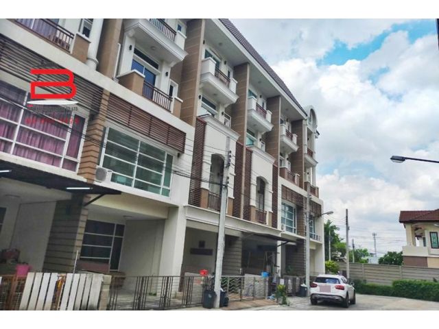ทาวน์โฮม โครงการ พรีเมี่ยมเพลส นวมินทร์-ลาดพร้าว 101 เนื้อที่ 29.7 ตรว. ถนนนวมินทร์ เขตบึงกุ่ม