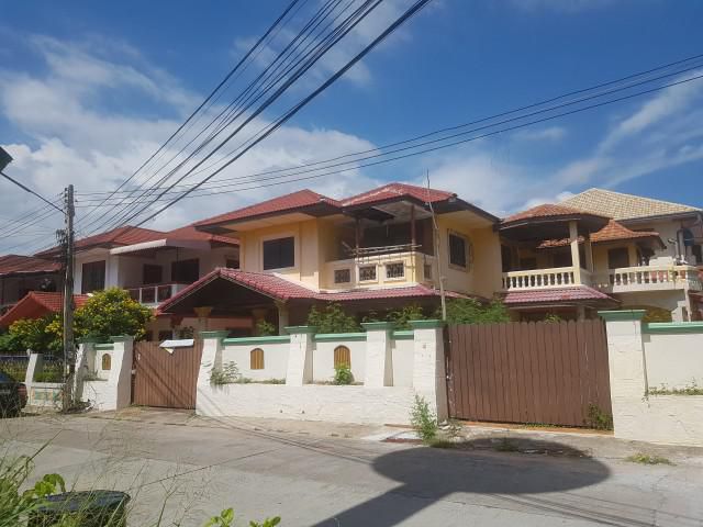 ขาย บ้าน 2 ชั้น เอกมงคล เขาตาโล บางละมุง พัทยา มีสระว่ายน้ำ