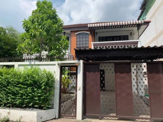 ให้เช่าบ้านเดี่ยว 2 ชั้น ใกล้เดอะมอลล์บางกะปิ