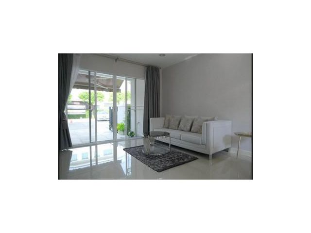 ทาวน์โฮม 3 ชั้น  บ้านกลางเมือง โชคชัย4