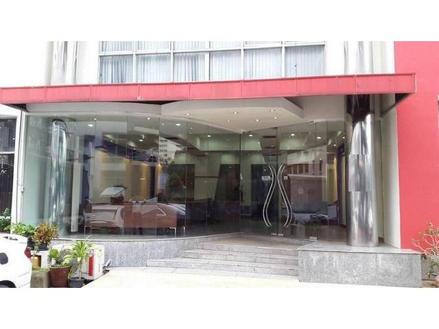 ให้เช่าโฮมออฟฟิศ 6 ชั้น พร้อมอุปกรณ์สำนักงาน ย่านรัชดา