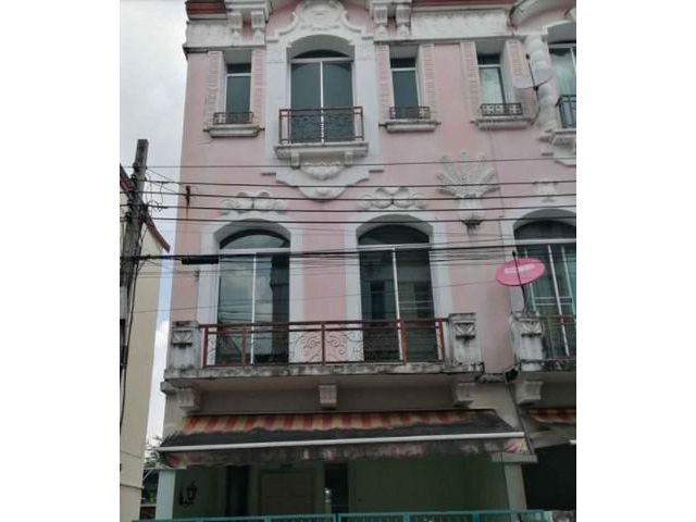 ขายทาวน์โฮม บ้านกลางเมือง เดอ ปารีส รัชดา แปลงมุม