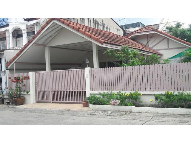 ให้เช่าบ้านเดี่ยวชั้นเดียวหมู่บ้านธรากร