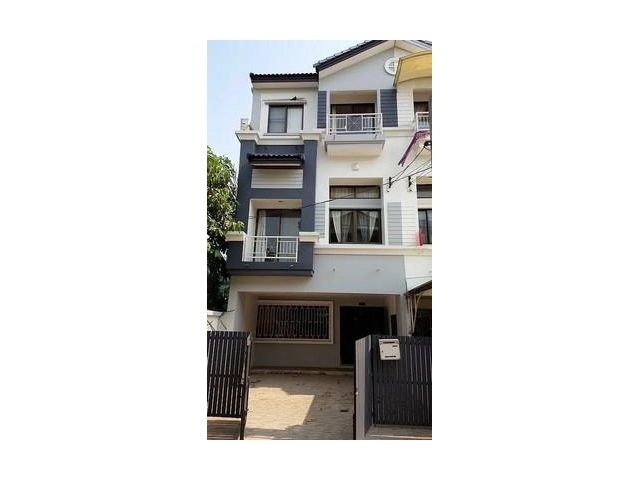 ทาวน์โฮม บ้านกลางเมือง ลาดพร้าว 71 ซ.นาคนิวาส 4