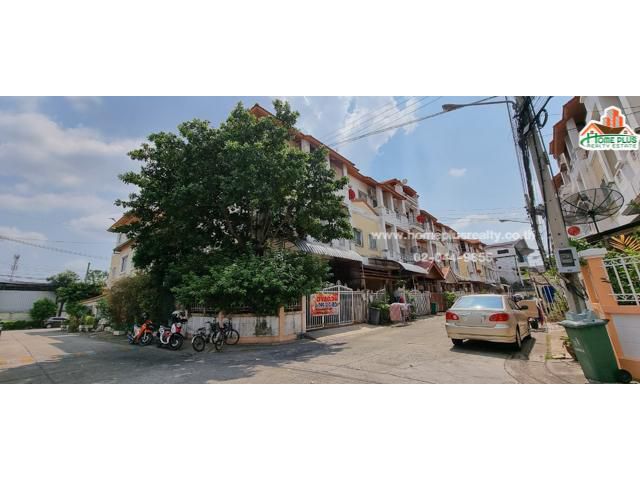 โฮมออฟฟิต หมู่บ้านปริญลักษณ์ นวมินทร์ (หลังมุม)