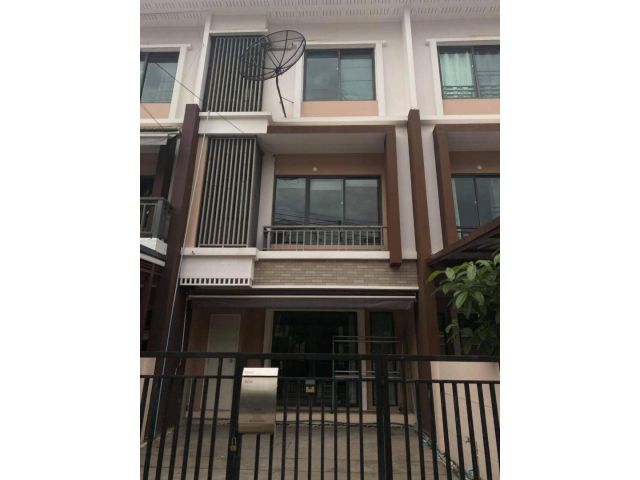 ให้เช่าทาวน์โฮม3ชั้น หมู่บ้านเดอะไพรเวทสุขุมวิท 77 พร้อมเฟอร์นิเจอร์ เลี้ยงสัตว์ได้