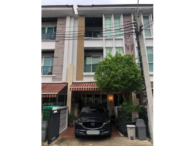 ขายทาวน์โฮม ตกแต่งสไตล์ Modern Loft บ้านกลางเมือง