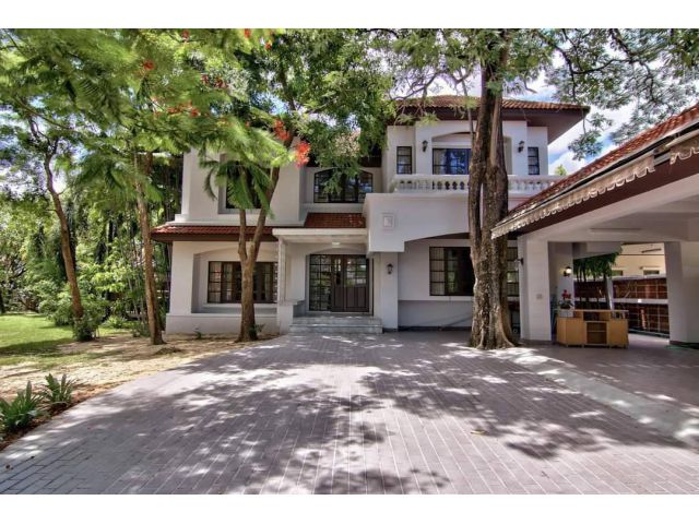 บ้านเดี่ยวลดาวัลย์ ศรีนครินทร์ ให้เช่า 400 ตร.ว 5 ห้องนอน บ้านสวยพื้นที่เยอะ มีสวน 1 ไร่ 087-907-4045