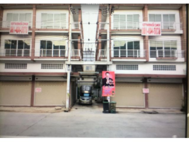 ตึกแถวใหม่ 7 ล้าน ขายด่วนลดเป็น 3.8 ล้าน ราคาคุยกันได้ โทร 0659124643 คุณเฮง