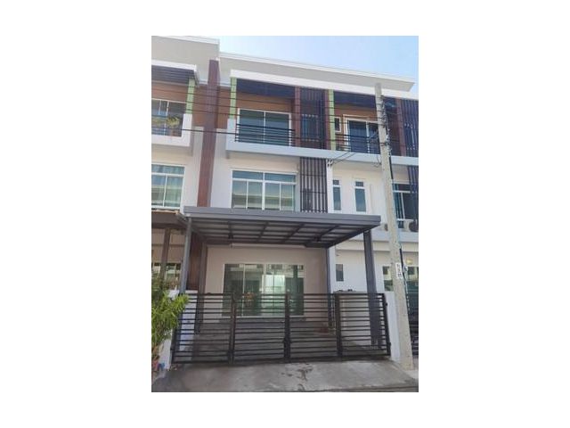 ทาวน์โฮม 3 ชั้น บ้านธรรมชาติ เพชรเกษม 114