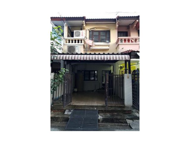 ทาวน์เฮาส์ 2 ชั้น หมู่บ้านเกร็ดแก้ว การ์เด้นท์ 3