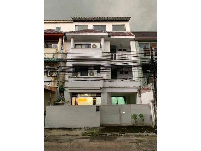 ขายโฮมออฟฟิศ 4 ชั้น ลาดพร้าว 94 ย่านทาวน์อินทาวน์