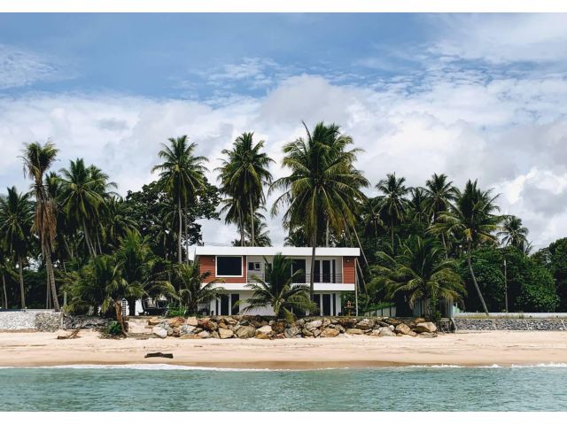ขายบ้านเดี่ยวริมทะเล ติดหาดสวยมาก 220 ตร.ว 2 ห้องนอน 3 ห้องน้ำ อ.ท่าศาลา นครศรีธรรมราช 087-907-4045