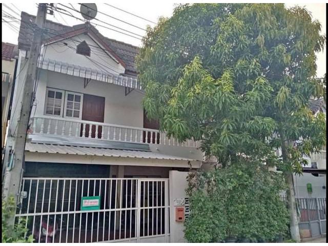 LV 50261 เช่าบ้าน townhouse 2 หลังติด