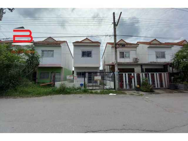 บ้านเดี่ยว 2 ชั้น (ราคาถูก) โครงการ อมรทรัพย์ เนื้อที่ 21 ตรว. มี 2 นอน 2 น้ำ ถ.เลียบวารี เขตหนองจอก