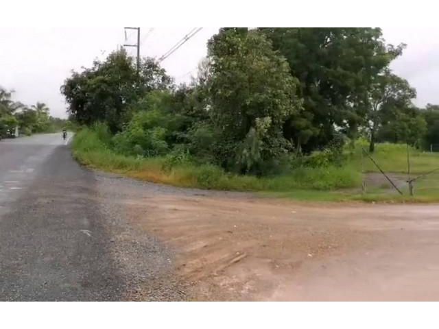 ที่ดินในคลอง 14 ลำลูกกา เนื้อที่ 20-1-40 ไร่