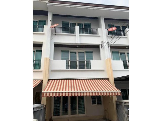 ให้เช่าทาวน์โฮม 3นอน 300 ตร.ม.พระรามเก้า ลาดพร้าว