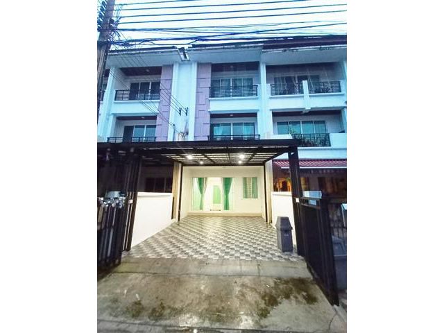 ให้เช่าทาวน์โฮม 3ชั้น บ้านกลางเมือง ลาดพร้าว101