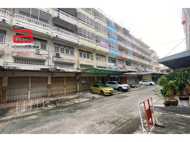 อาคารพาณิชย์ 5 ชั้น ซอยจันทน์ 18/7 แยก 3 เนื้อที่ 40.7 ตรว. มี 5 ห้องนอน 4 ห้องน้ำ ถนนจันทน์ เขตสาทร