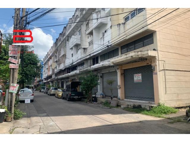 อาคารพาณิชย์ 3 ชั้น หลังมุม ซอยนวมินทร์ 111 แยก 1 เนื้อที่ 13 ตรว. ถนนนวมินทร์ เขตบึงกุ่ม