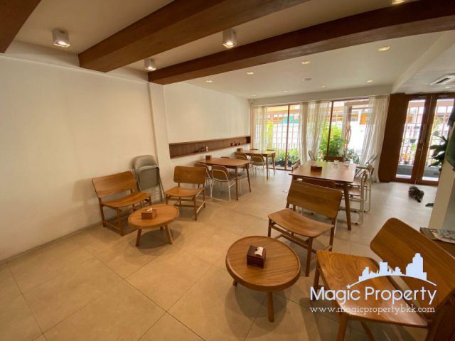 ขายทาวน์เฮาส์ ใน ซอยเอกมัย 12, แขวงคลองตันเหนือ เขตวัฒนา กทม.