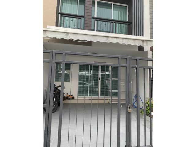 ขายทาวน์โฮม 3 ชั้น หมู่บ้านกลางเมือง โชคชัย 4 ซอย 50