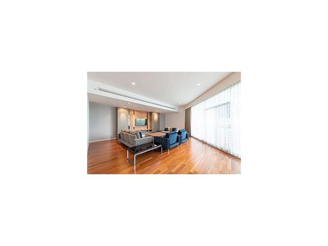 ให้เช่า คอนโดใหม่ 5 ห้องนอน สาทร Rent 5 Bedroom Penthouse Unit at Sathorn
