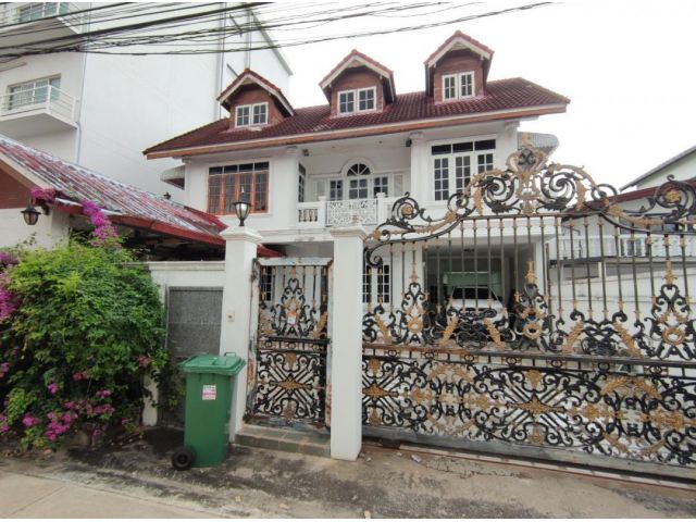 ให้เช่าบ้าน 90 ตรว. พระรามเก้า 51 ใกล้เดอะไนน์
