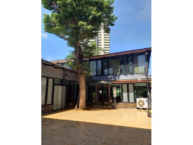 Sukhumvit 36 - Rama 4  Single House 200 sqw. 650 sqm.