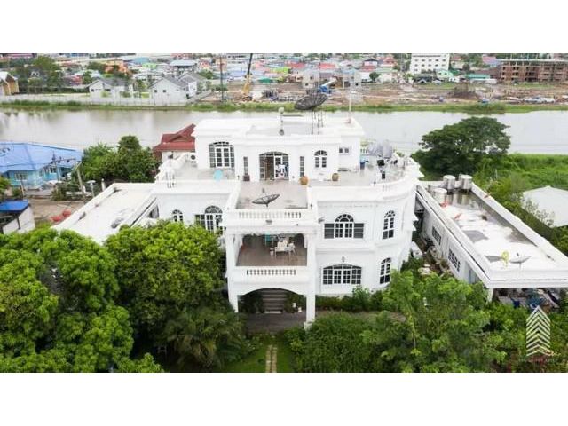 ขายบ้านริมทะเลสาบ 465 ตรว.กรีนเลค บางนา กม.13