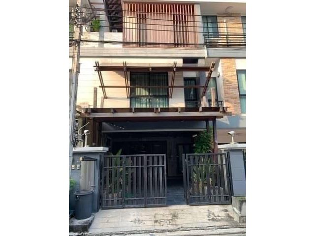 หมู่บ้าน เมอริทเพลส เฟส3 ซอยลาดพร้าว 87