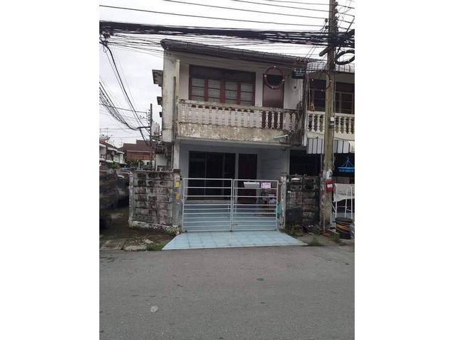 ทาวน์เฮาส์  2 ชั้น  หมู่บ้าน ธนะสิน นวมินทร์ 68