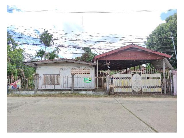 ที่ดินพร้อมสิ่งปลูกสร้าง