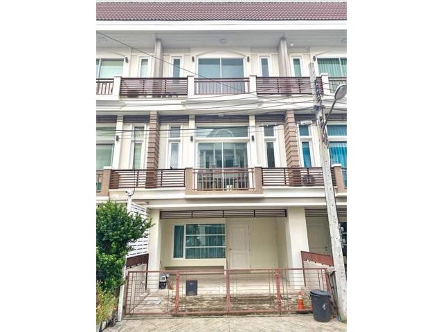 ให้เช่า ทาวน์โฮม 3ชั้น หมู่บ้านพรีเมี่ยมเพลส5