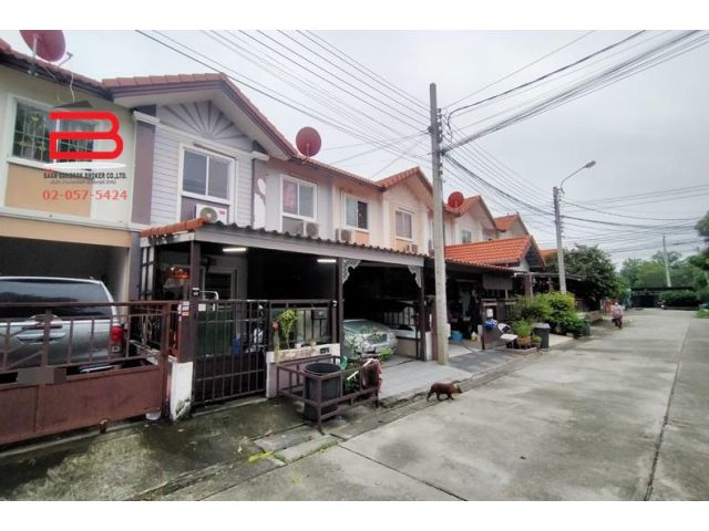 ทาวน์เฮาส์ 2 ชั้น โครงการ พฤกษา 30/2 เนื้อที่ 18.1 ตรว. มี 3 นอน 2 น้ำ ถนนกาญจนาภิเษก จ.นนทบุรี