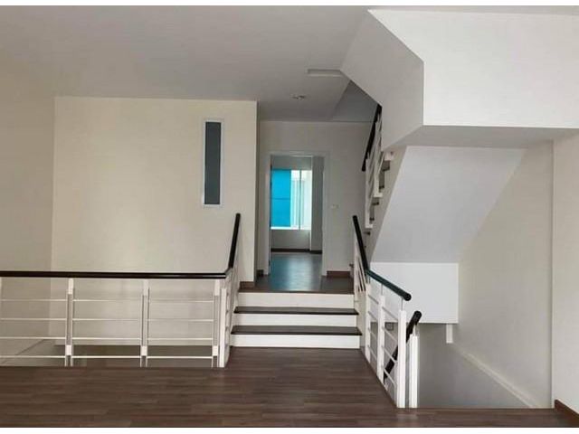 ให้ทาวน์โฮม3ชั้น หมู่บ้านพรีเมี่ยมเพลส5 รามอินทรา