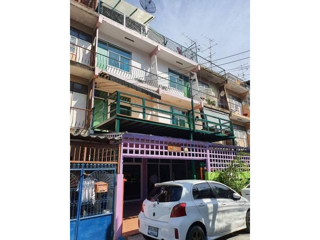 ทาวน์เฮ้าส์ 4ชั้น รวมดาดฟ้า ใจกลางเมือง