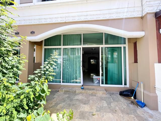 ลดกระหน่ำ เลี้ยงสัตว์ได้! บ้าน3ชั้น ลาดพร้าว128