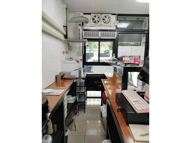 ให้เซ้งร้านอาหารเกาหลีพร้อมอุปกรณ์ ย่านปรีดีย์ พระโขนง สุขุมวิท เปิดกิจการต่อได้เลย ราคา 400,000 บาท