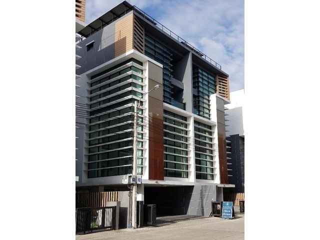 อาคารสำนักงานให้เช่า ลาดพร้าว101