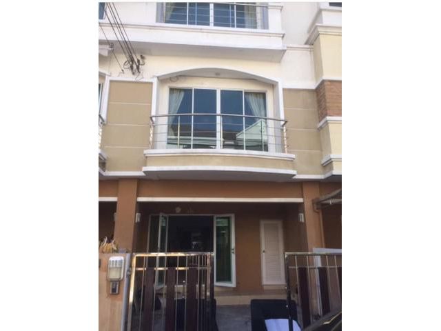 ให้เช่าทาวน์โฮม 3ชั้น หมู่บ้านซื่อตรง เสนา