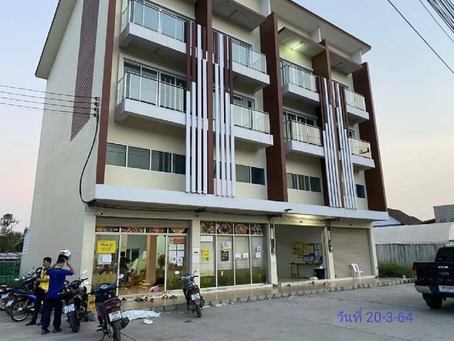 ขายอาคารพาณิชย์ ติดถนนสุขุมวิท 3 ยูนิต แยกเจ ต. บางเสร่ อ.สัตหีบ จ.ชลบุรี คุ้มค่าน่าลงทุน ทำเลดีมาก
