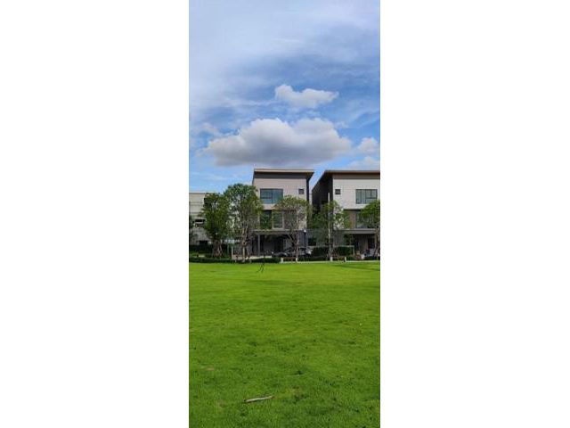 ให้เช่าบ้านกลางเมือง3 ชั้น  รามอินทรา 83