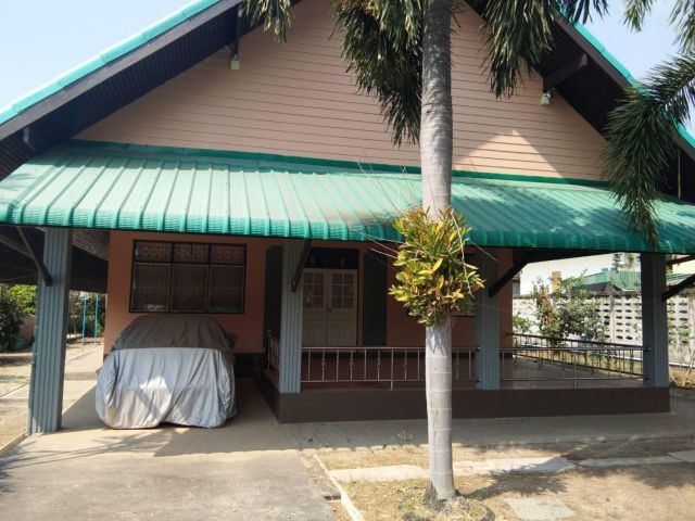ขายบ้านพร้อมที่ดิน 200 ตรว. 3 ห้องนอน 1 ห้องน้ำ หลังโลตัสพนมสารคาม จ.ฉะเชิงเทรา