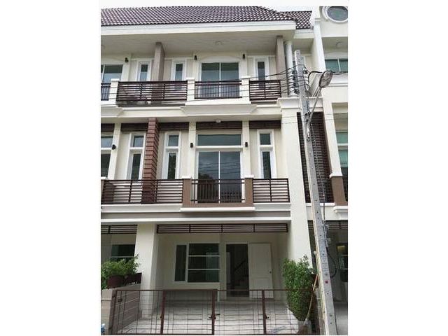ให้เช่าทาวน์โฮม 3 ชั้น พรีเมี่ยมเพลส  สุคนธสวัสดิ์