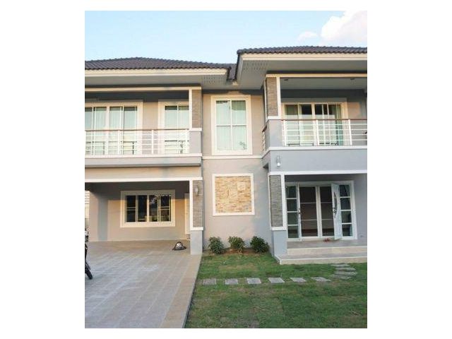 R7บ้านในโครงการพร้อมสระว่ายน้ำ จอดรถได้เยอะมาก