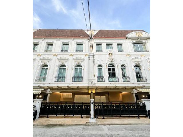 ให้เช่าทาวน์โฮม 2หลัง ถนนพระราม3 เหมาะทำออฟฟิศ