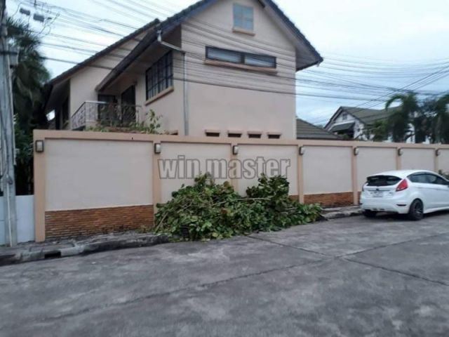 ขายบ้านด่วนหลังใหญ่ พร้อมอยู่ +เฟอร์